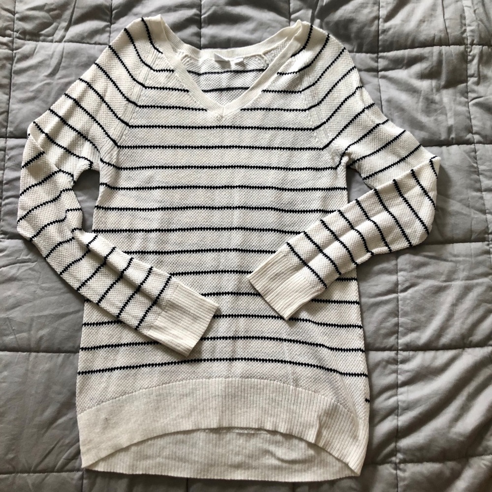 Gap V-Neck sweater